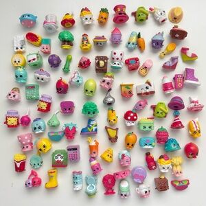95 Shopkins with Pink Basket - Jar not included